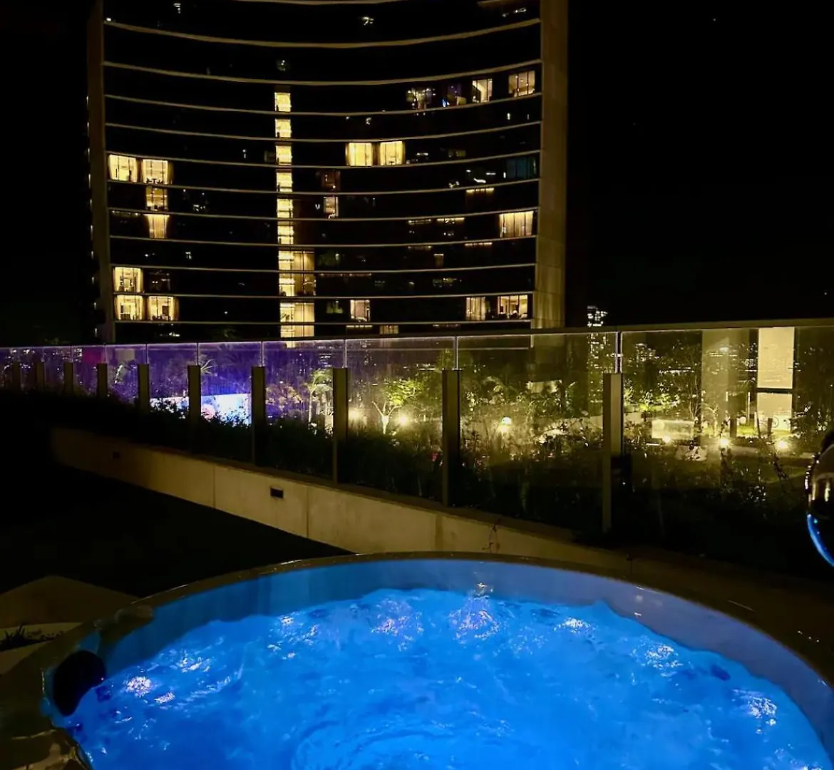 Habitación en casa particular Luxury Apartment At Queens Wharf Tower Brisbane